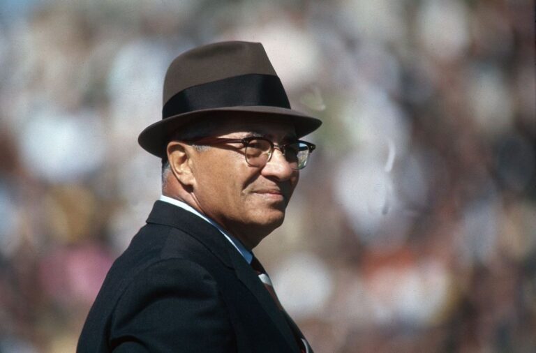 Leading with Lombardi: Timeless Lessons from the Gridiron to Greatness