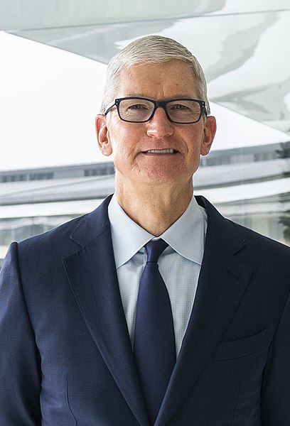 Tim Cook’s Leadership Lessons: Insights from Apple’s CEO
